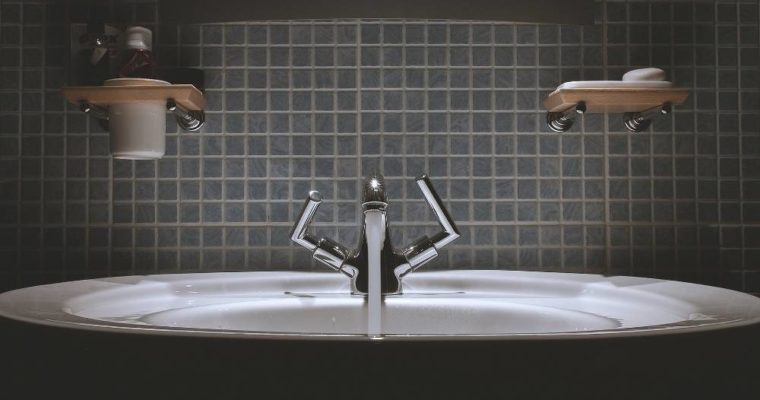 Pomysły Backsplash na ulepszenie łazienki