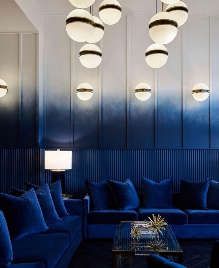 Pantone Kolor 2020 Classic Blue w salonie